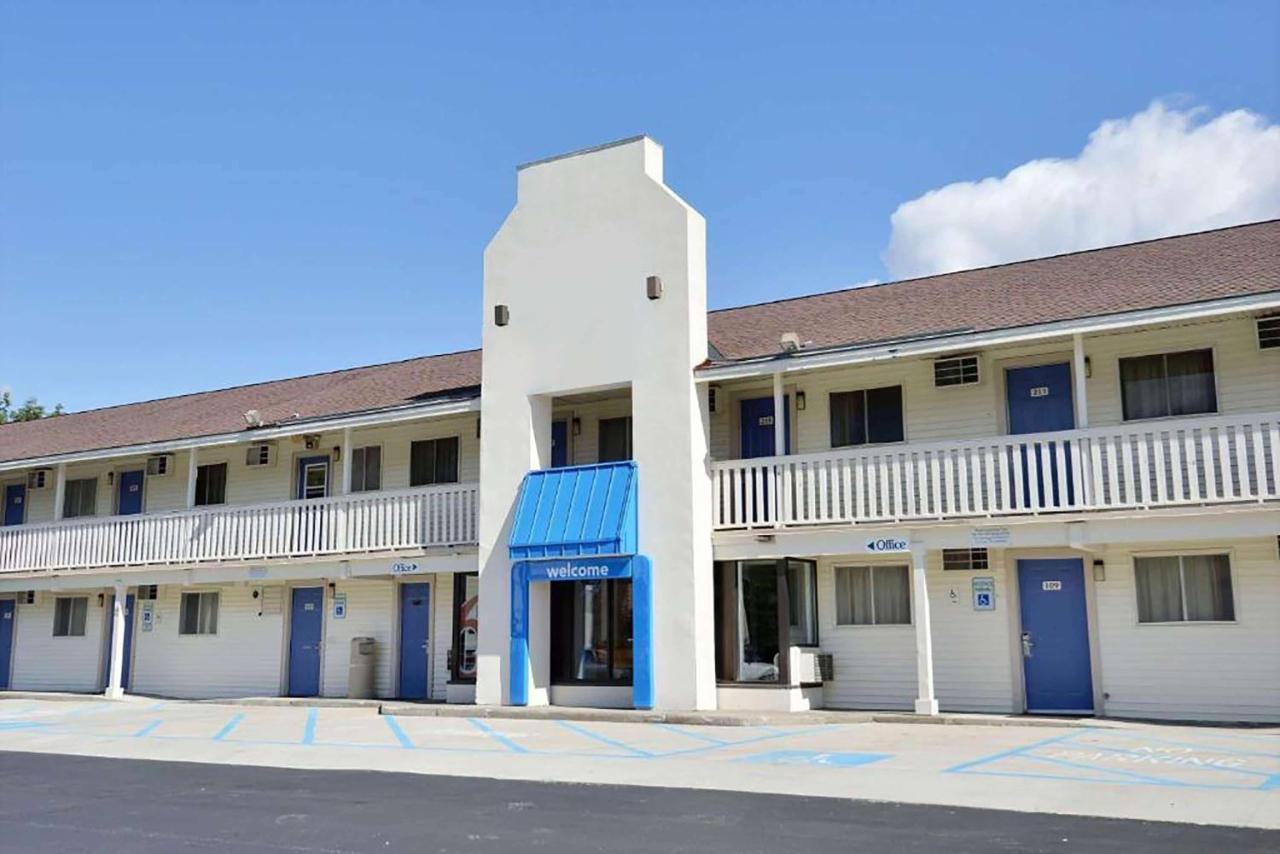Travelodge By Wyndham Brattleboro Vt Εξωτερικό φωτογραφία