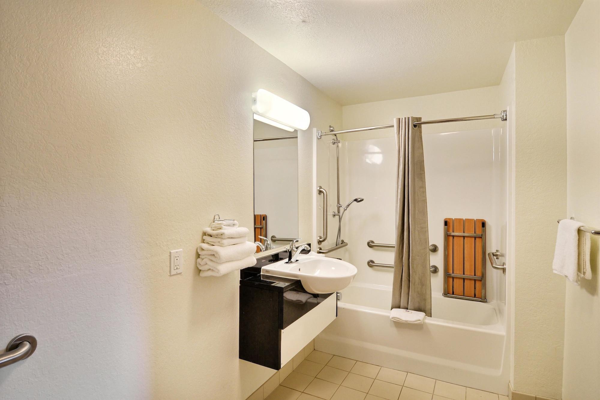 Travelodge By Wyndham Brattleboro Vt Εξωτερικό φωτογραφία