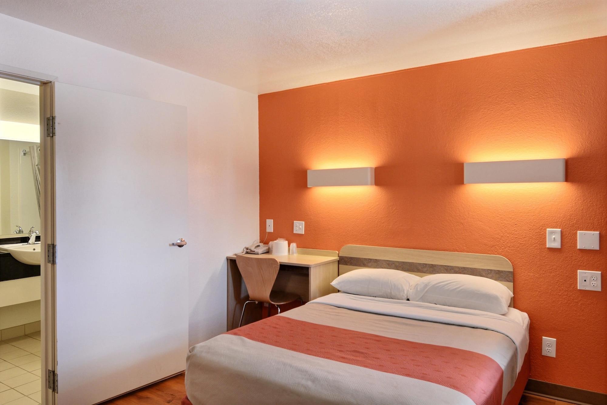 Travelodge By Wyndham Brattleboro Vt Εξωτερικό φωτογραφία
