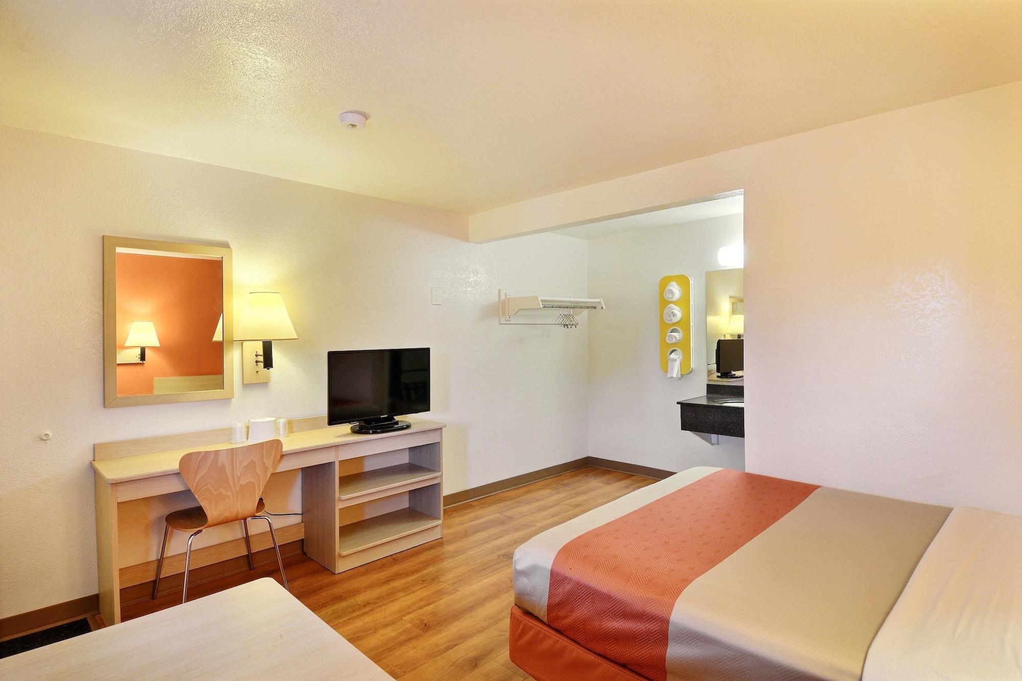 Travelodge By Wyndham Brattleboro Vt Εξωτερικό φωτογραφία