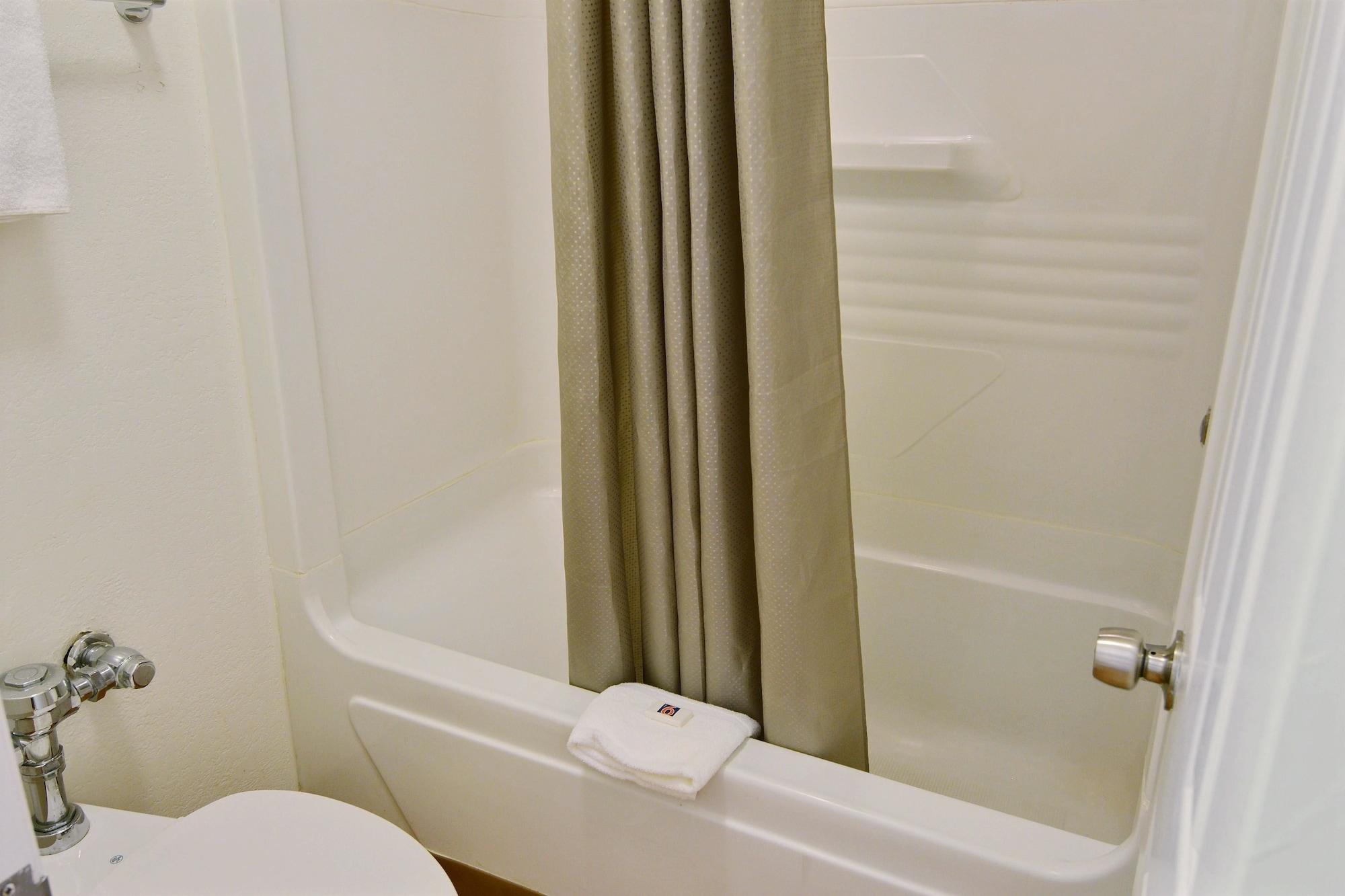 Travelodge By Wyndham Brattleboro Vt Εξωτερικό φωτογραφία
