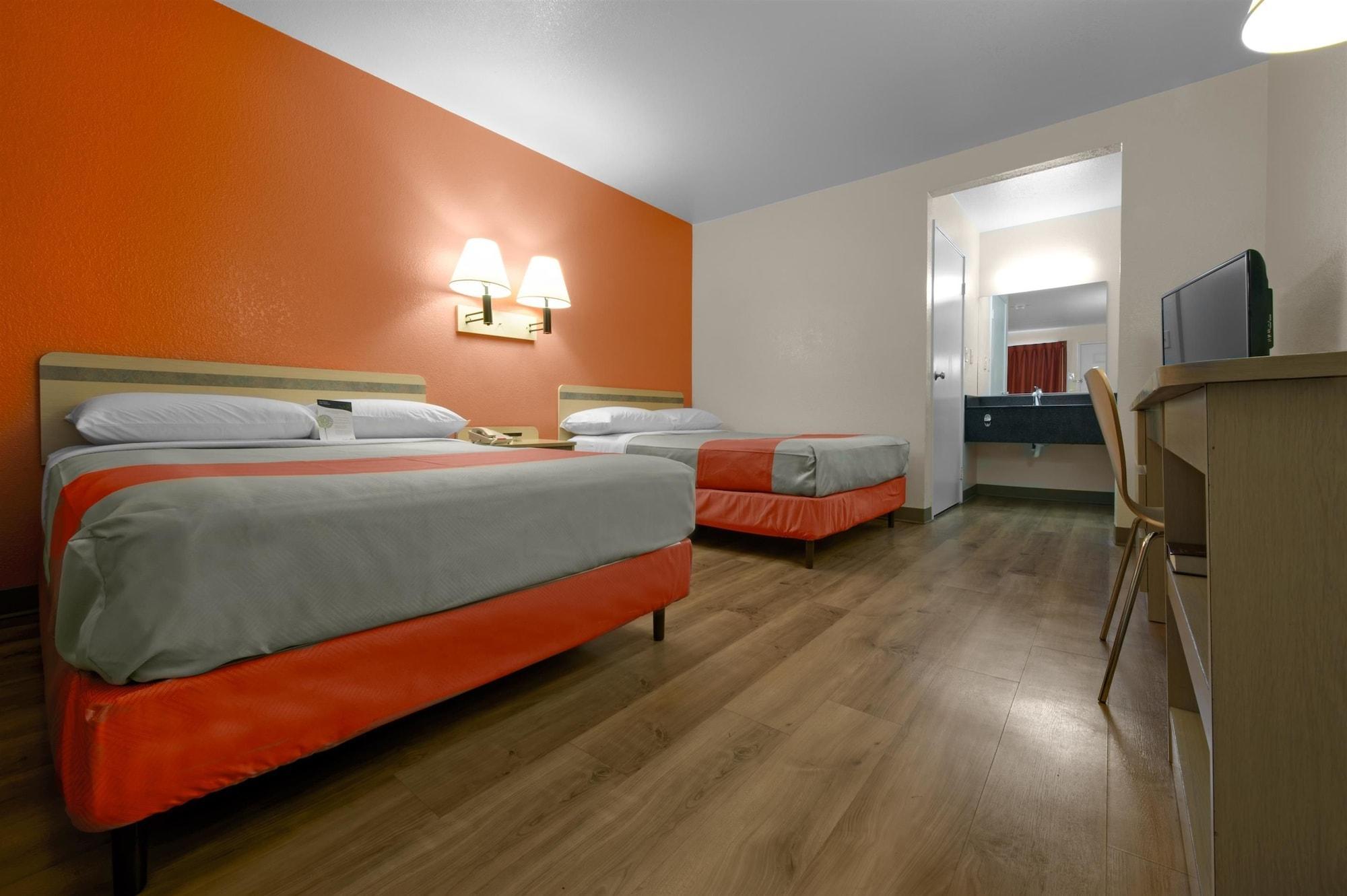 Travelodge By Wyndham Brattleboro Vt Εξωτερικό φωτογραφία