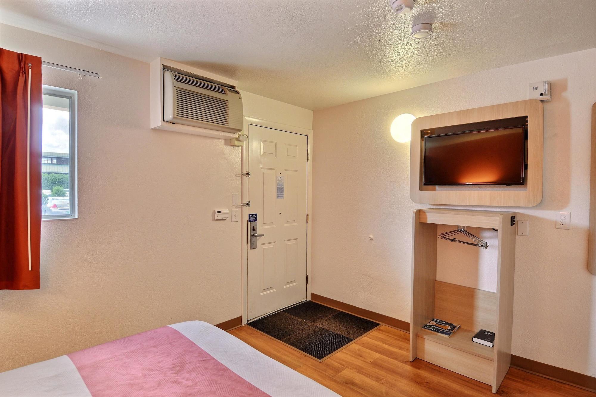 Travelodge By Wyndham Brattleboro Vt Εξωτερικό φωτογραφία