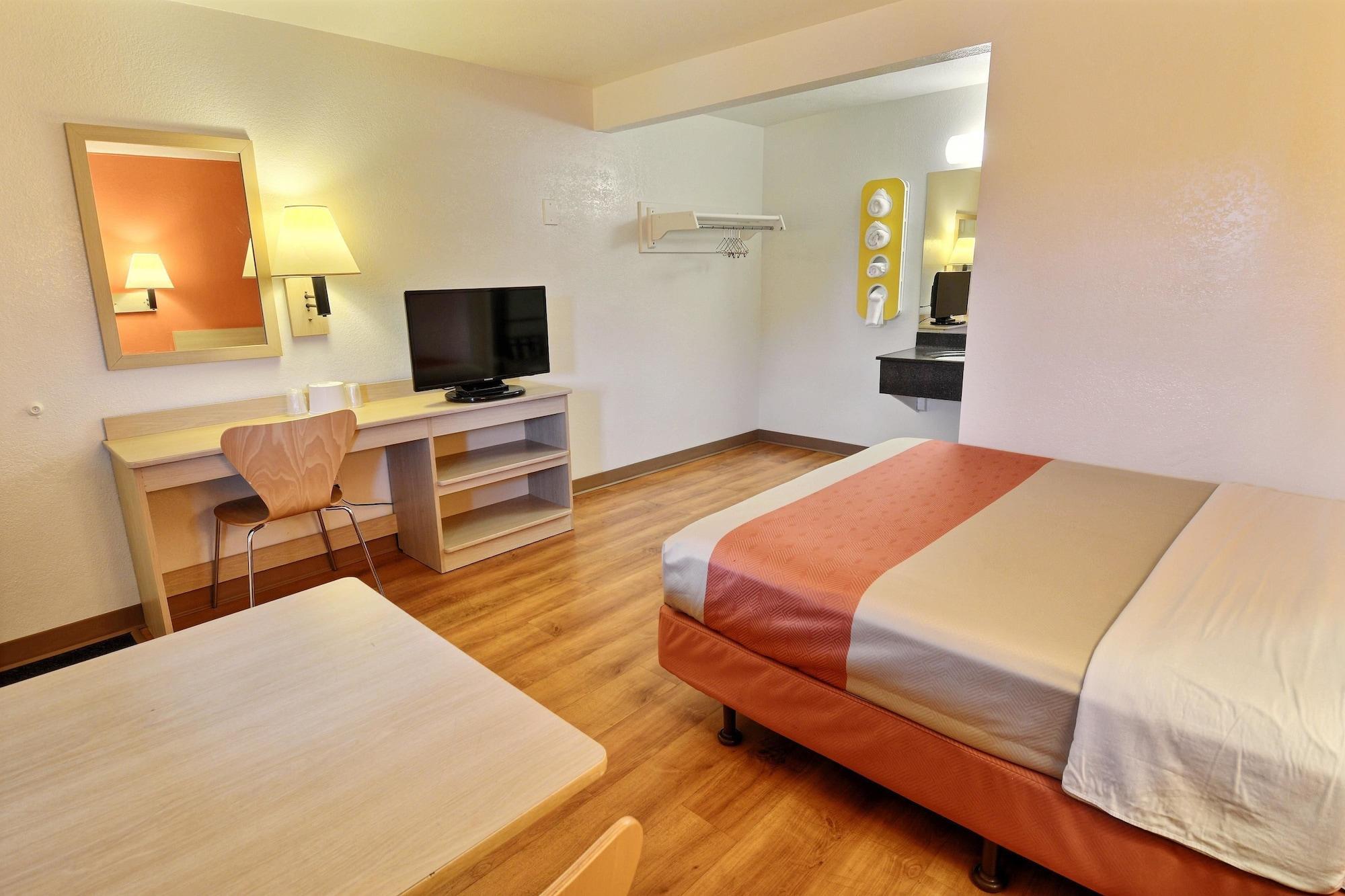 Travelodge By Wyndham Brattleboro Vt Εξωτερικό φωτογραφία