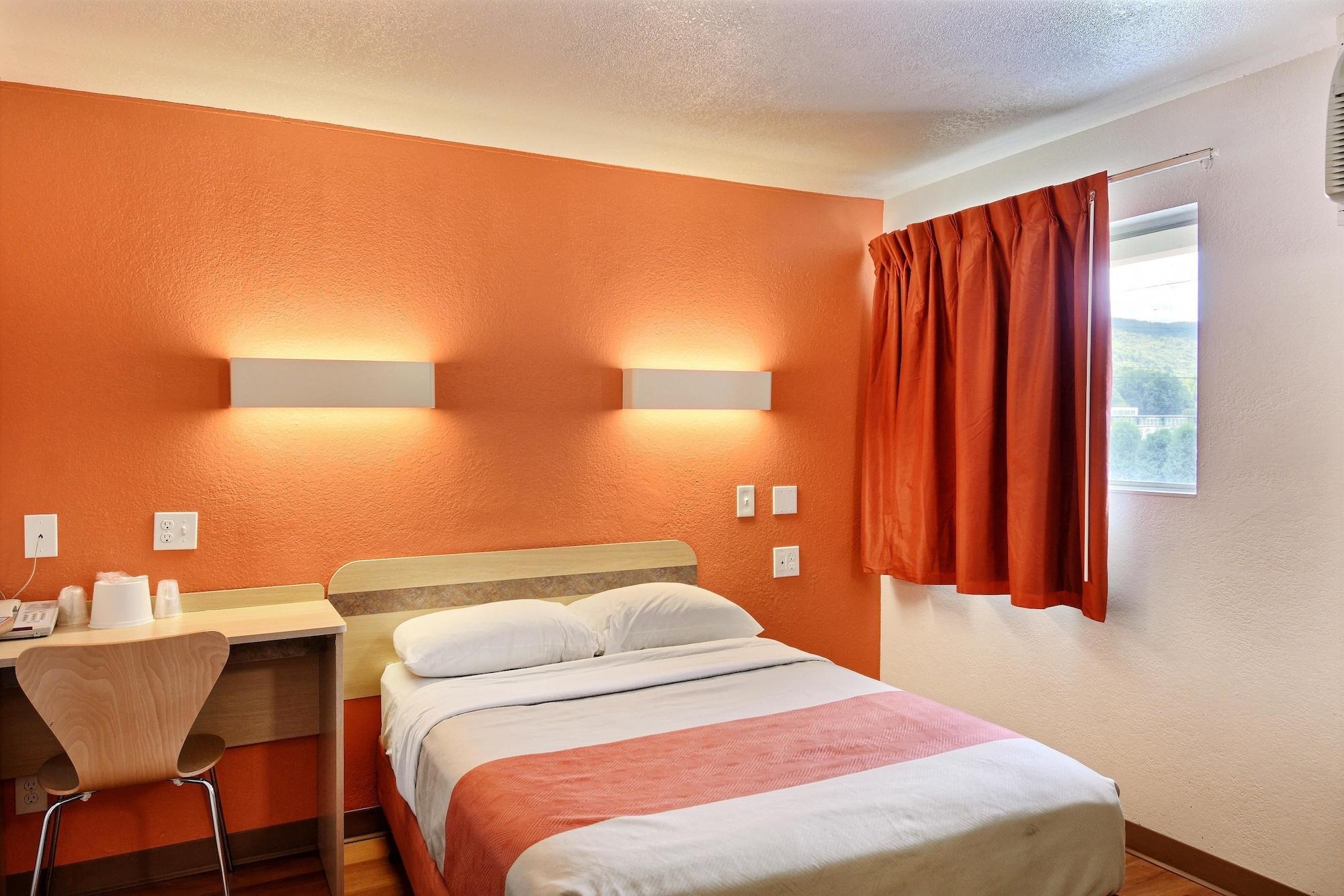Travelodge By Wyndham Brattleboro Vt Εξωτερικό φωτογραφία