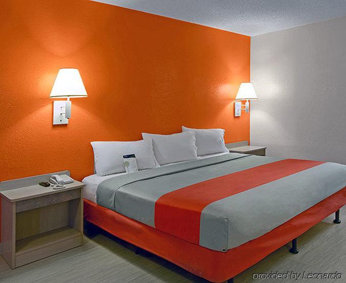 Travelodge By Wyndham Brattleboro Vt Εξωτερικό φωτογραφία