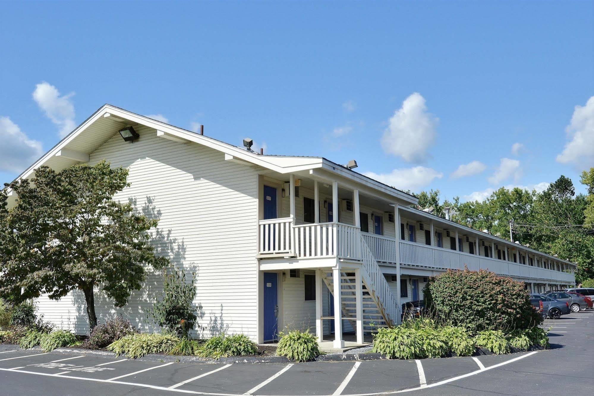 Travelodge By Wyndham Brattleboro Vt Εξωτερικό φωτογραφία
