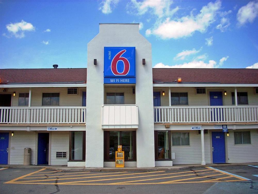 Travelodge By Wyndham Brattleboro Vt Εξωτερικό φωτογραφία