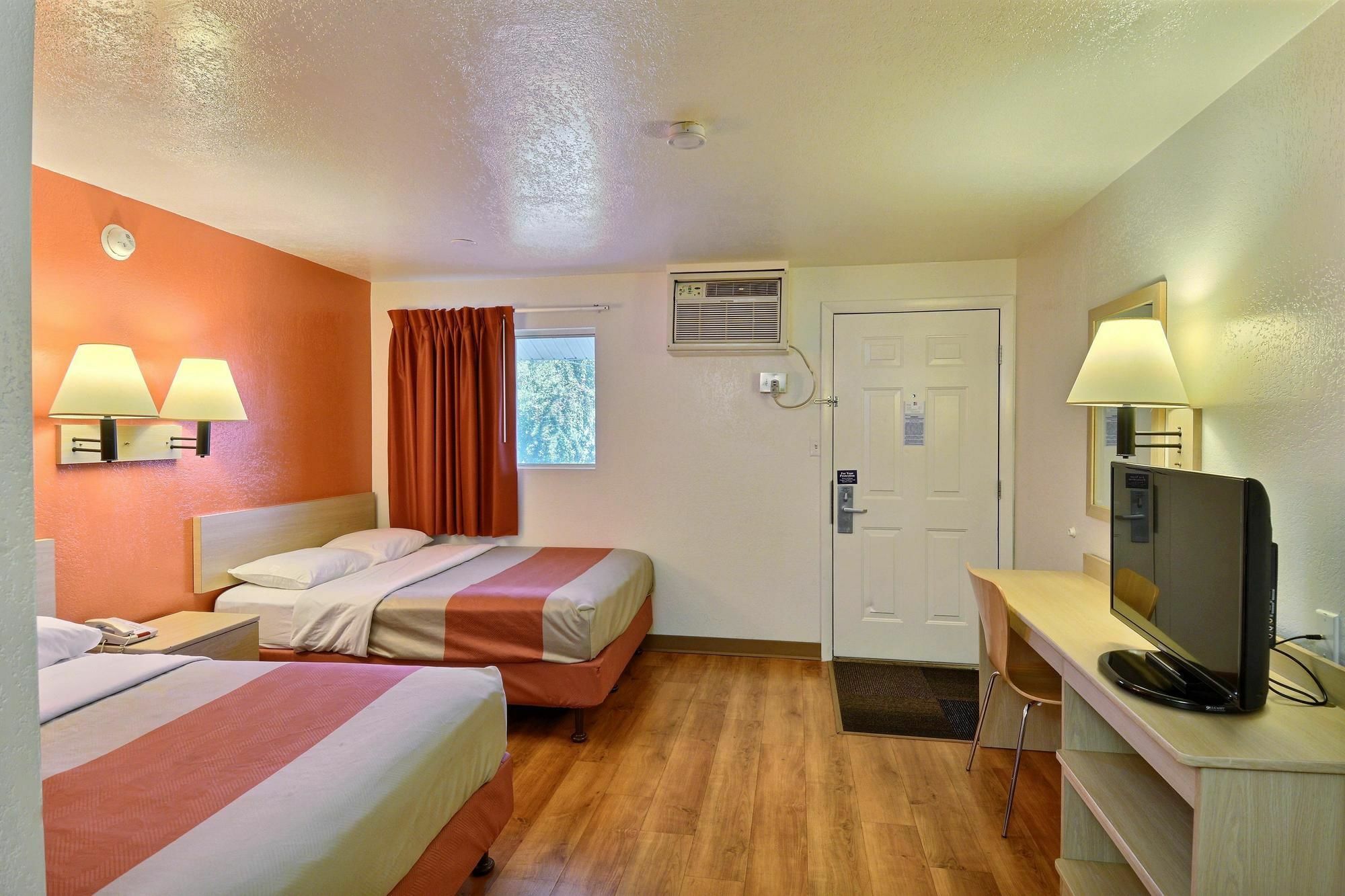 Travelodge By Wyndham Brattleboro Vt Εξωτερικό φωτογραφία