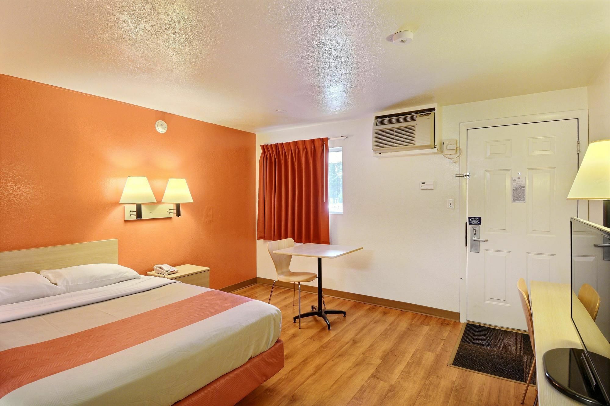 Travelodge By Wyndham Brattleboro Vt Εξωτερικό φωτογραφία